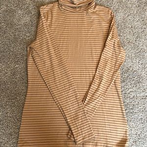 Lands’ End Tan/Black Turtleneck